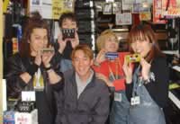 ikebe_shibuya2.jpg (40,975 bytes)